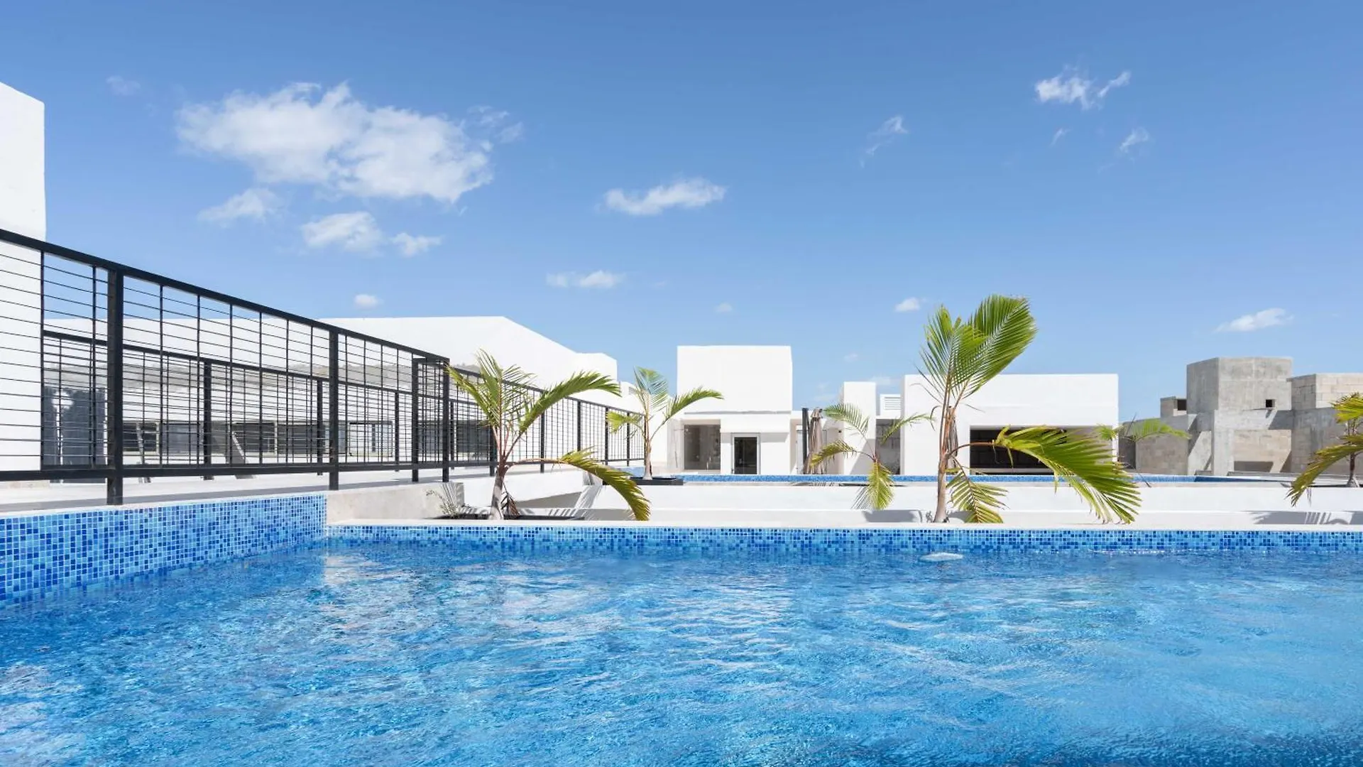 Διαμέρισμα Penthouse Suite With Private Plunge Pool Τουλούμ